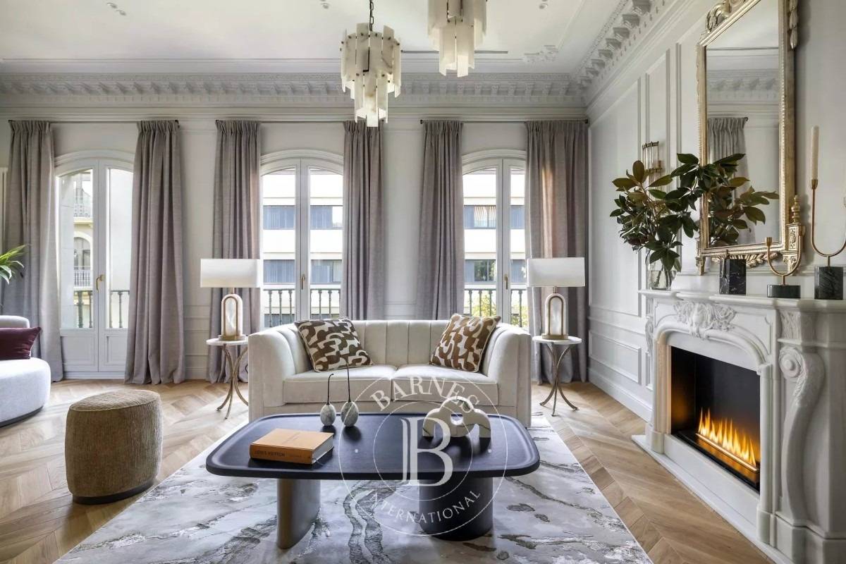 Pisos en el Eixample de Barcelona: guía para comprar una finca regia