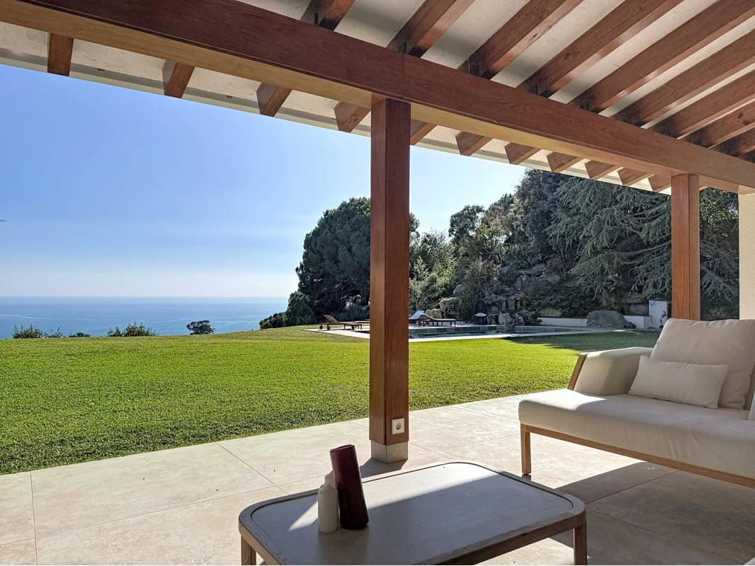 Guide 2025 des maisons avec vue mer dans le Maresme : microzones, prix et demande internationale