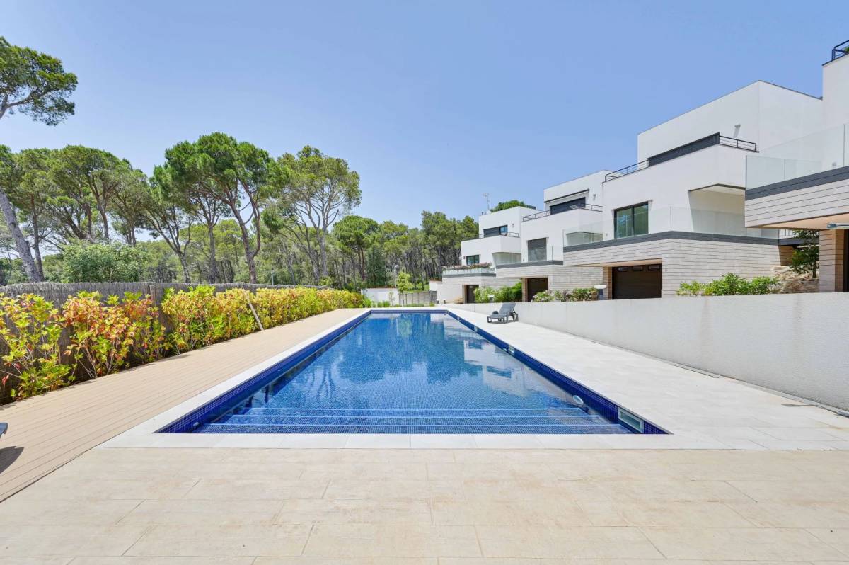 Llafranc: puerto, gastronomía y villas frente al Mediterráneo