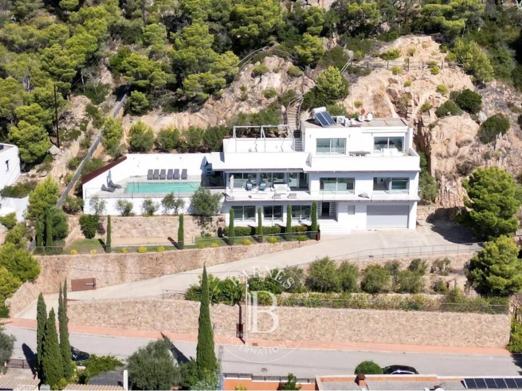 Comprar casa a Cadaqués: guia per a compradors exigents
