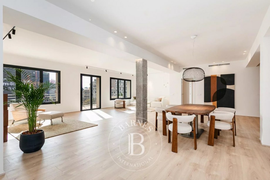 Exclusive Luxury Residence with Panoramic Views in Dreta de l’Eixample