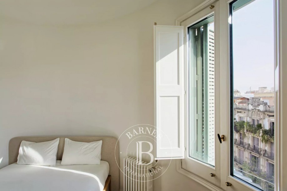 img-gallery