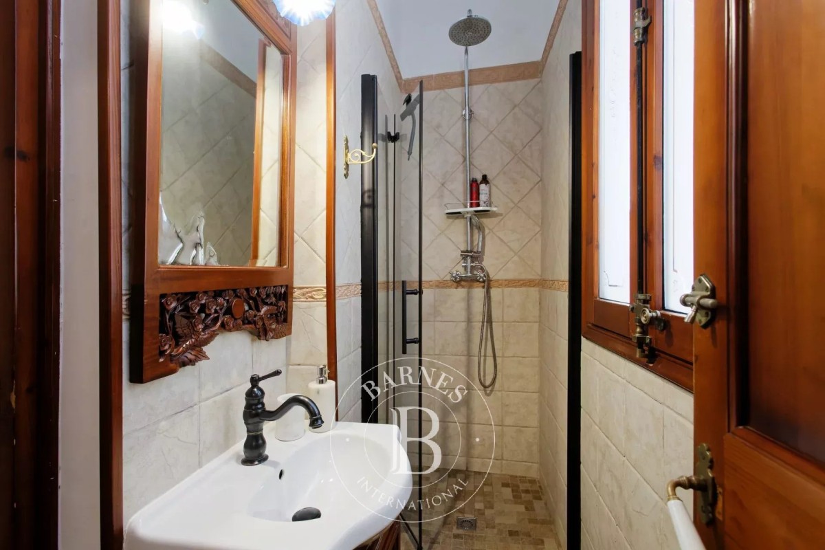 img-gallery