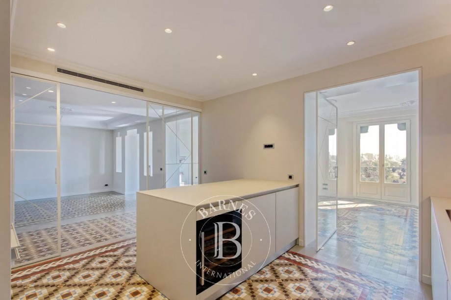 img-gallery