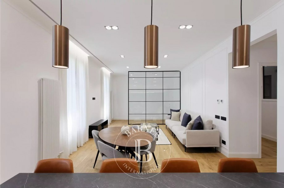 img-gallery
