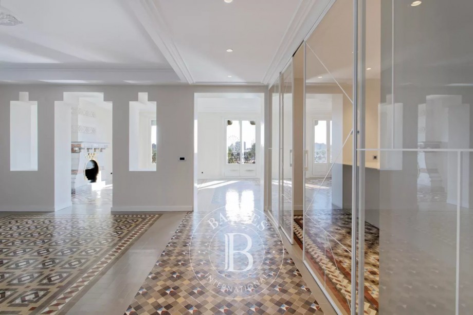 img-gallery