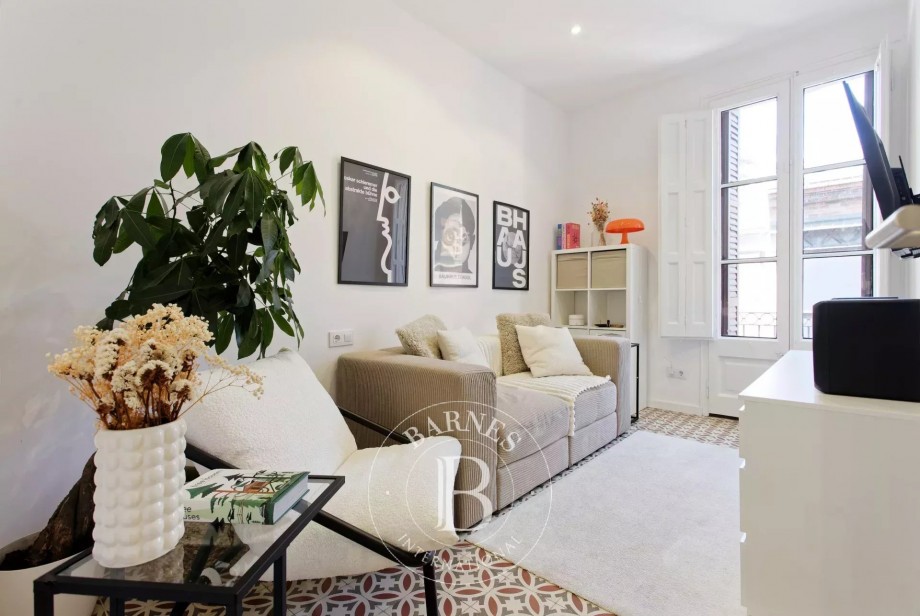 Charming Poblenou apartment just steps from the market and the beach