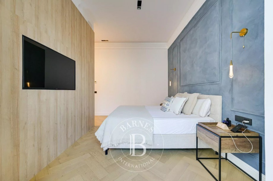 img-gallery