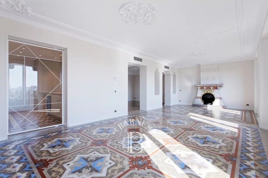 img-gallery