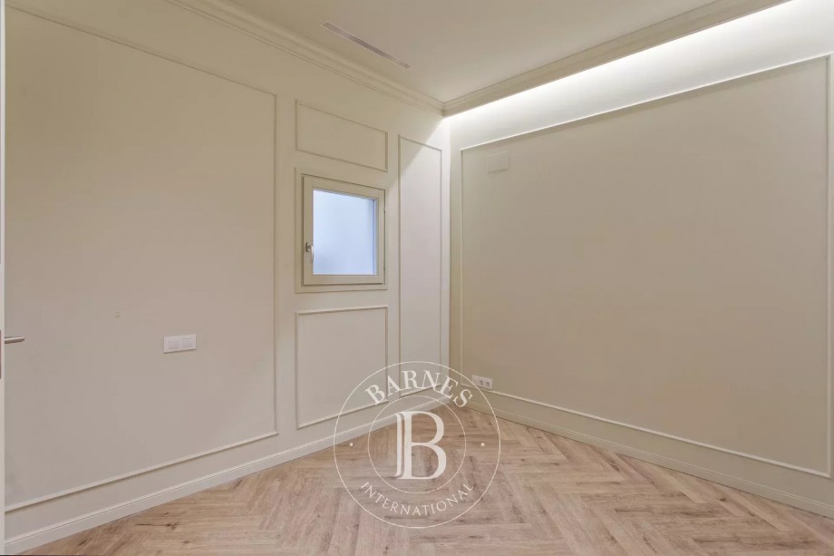 img-gallery