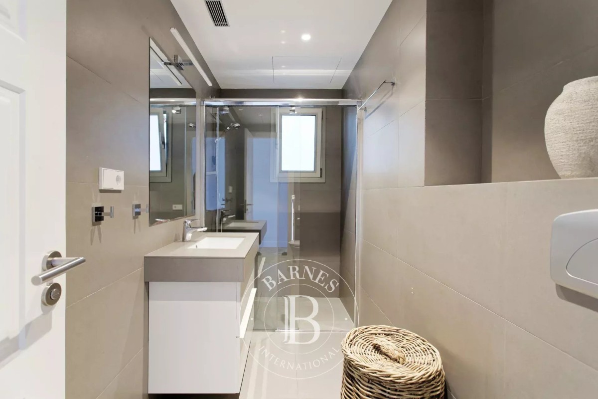 img-gallery