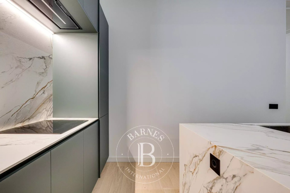 img-gallery