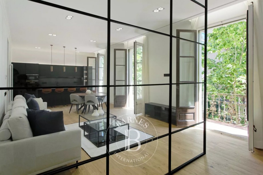 img-gallery