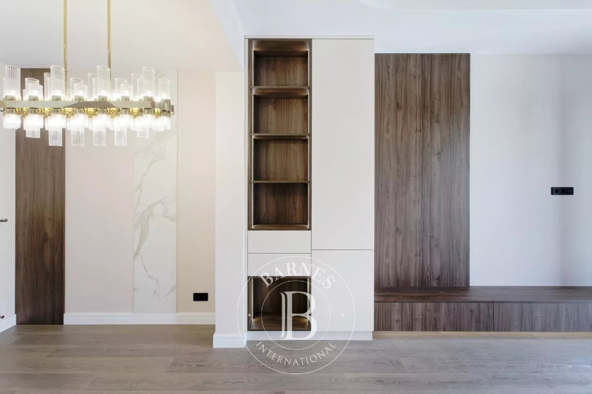 img-gallery