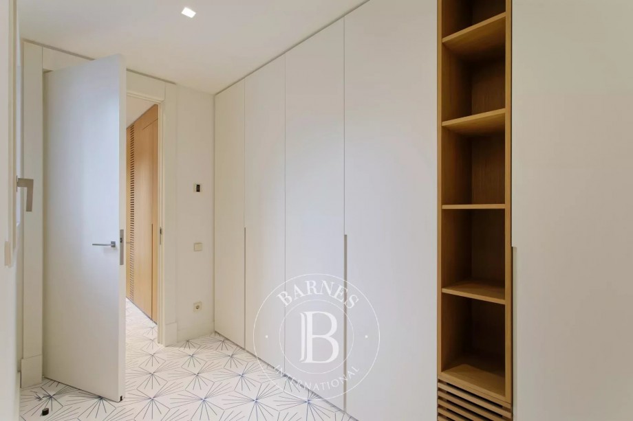 img-gallery