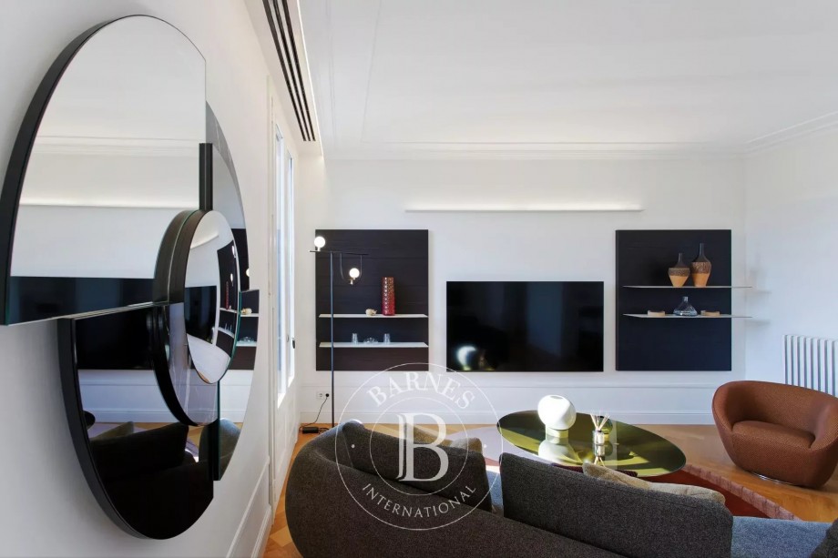 img-gallery