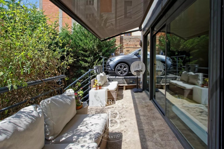 img-gallery