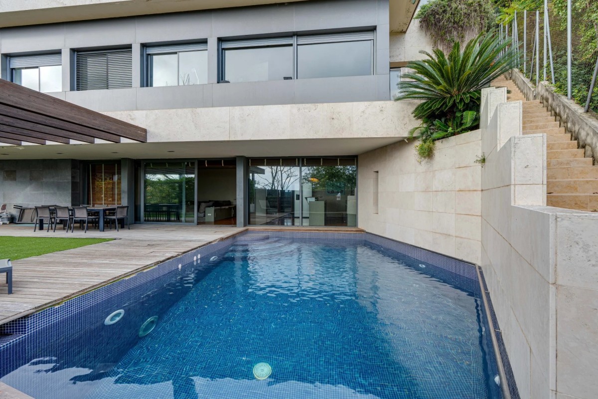 House Barcelona - picture 1