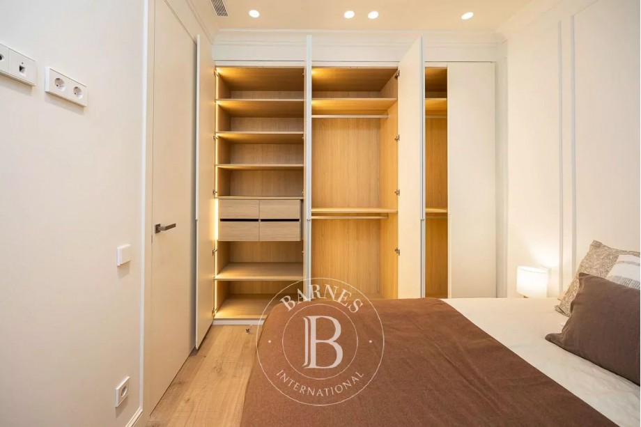 img-gallery