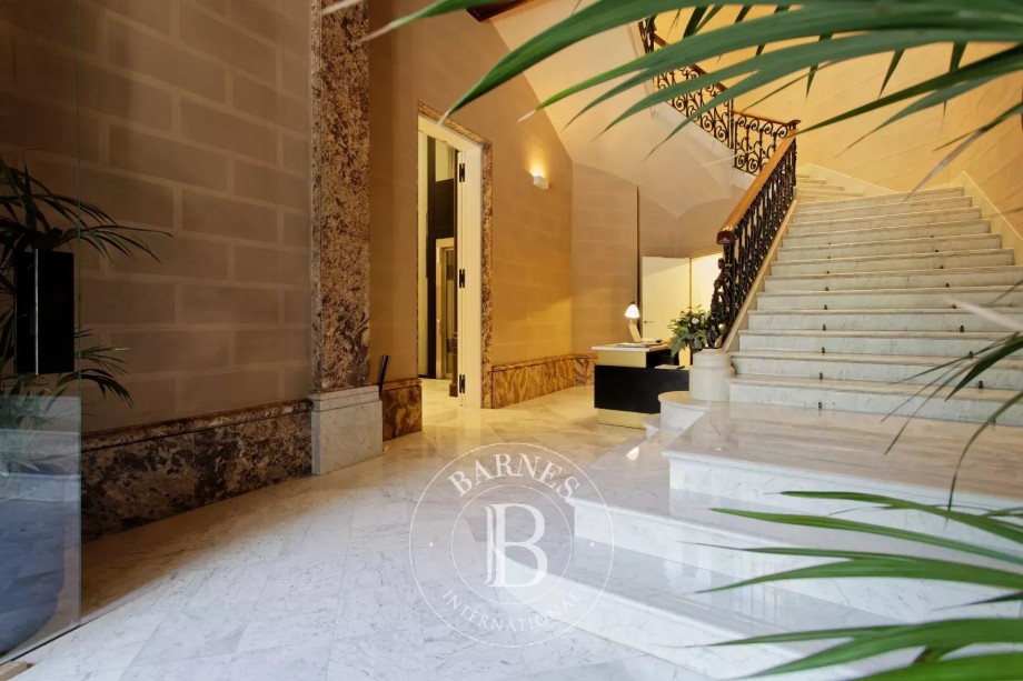 img-gallery