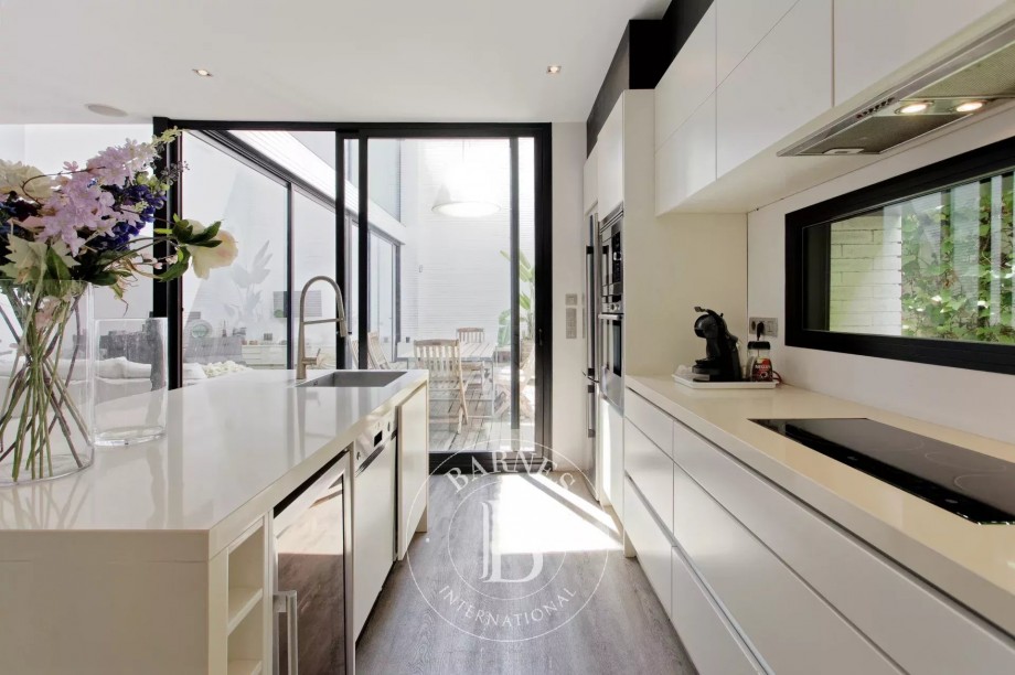 img-gallery