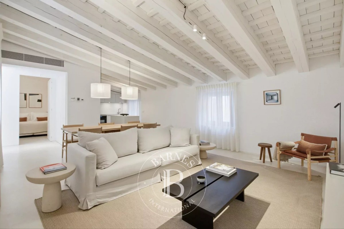 Elegante residencia de 2 dormitorios en el Barrio Gótico de Barcelona