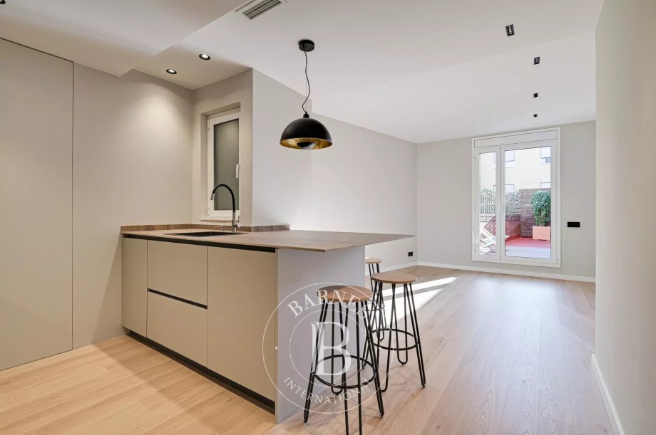 Renovated apartment with terrace in El Putxet