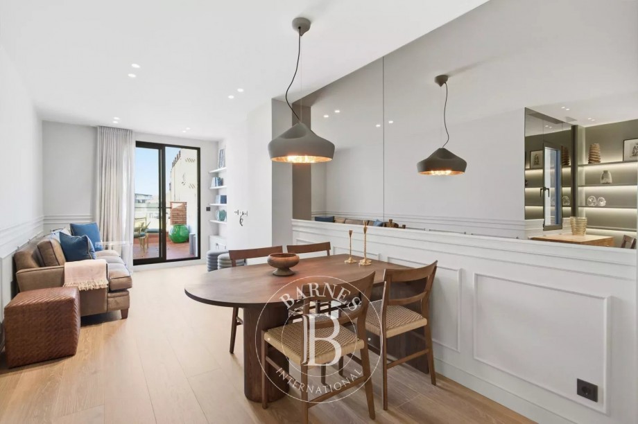 Elegant àtic contemporani amb terrasses al cor de l’Eixample