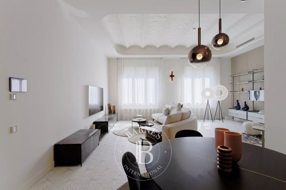 img-gallery