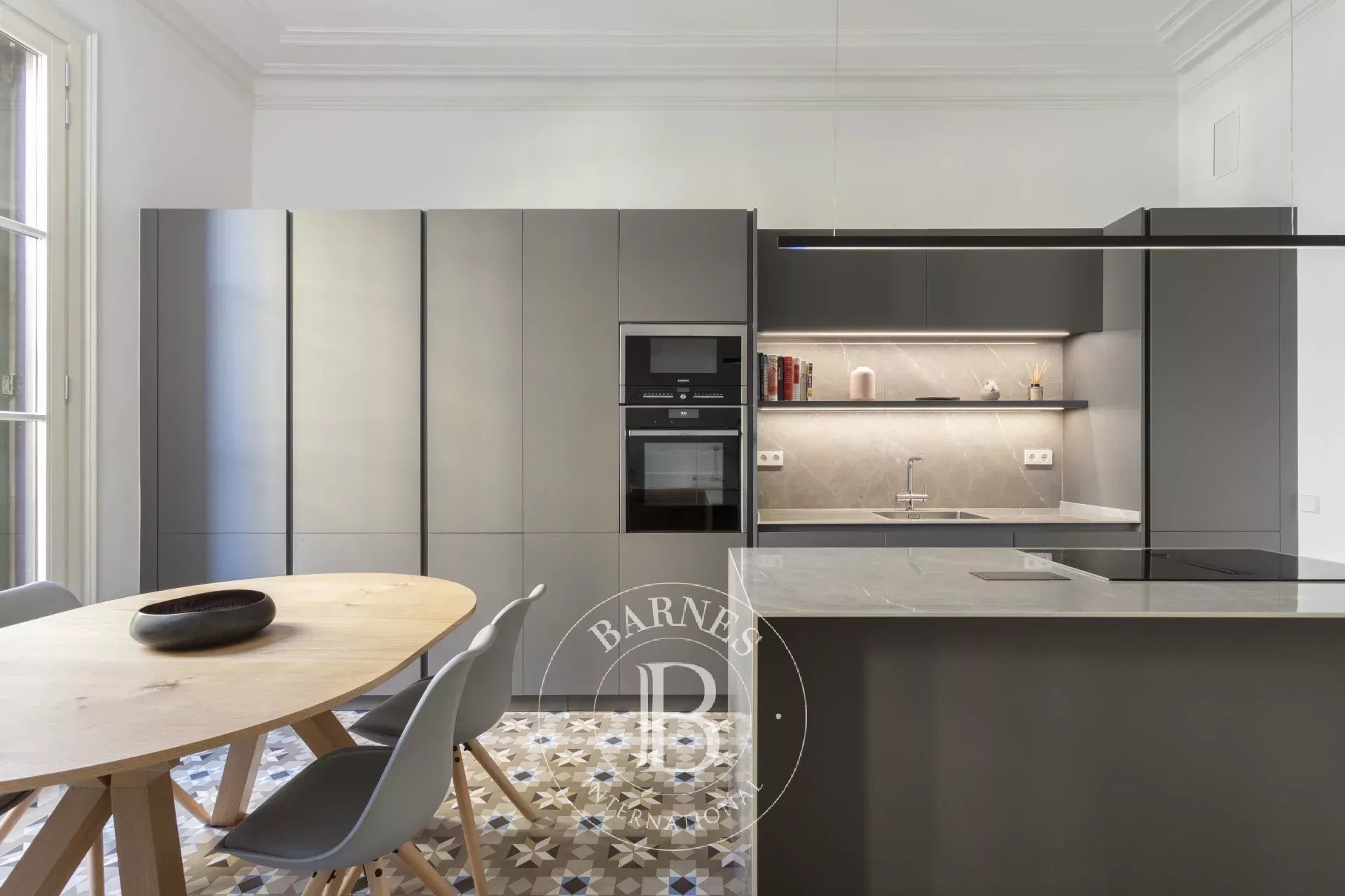 The Modernist Essence of Eixample, Reimagined for Contemporary Living - picture 2
