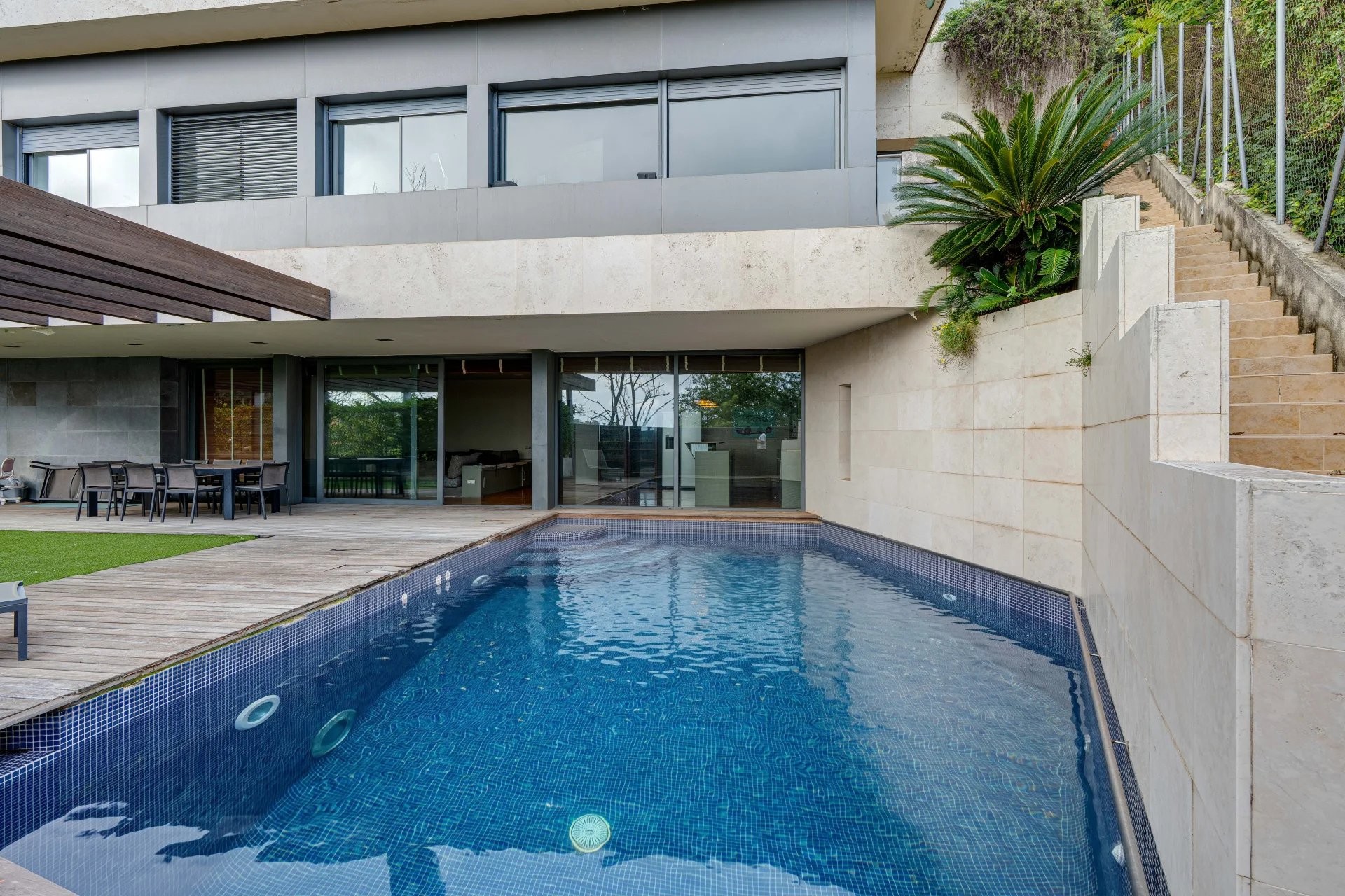 Contemporary Architecture and Exceptional Views over Barcelona and the Sea - picture 1