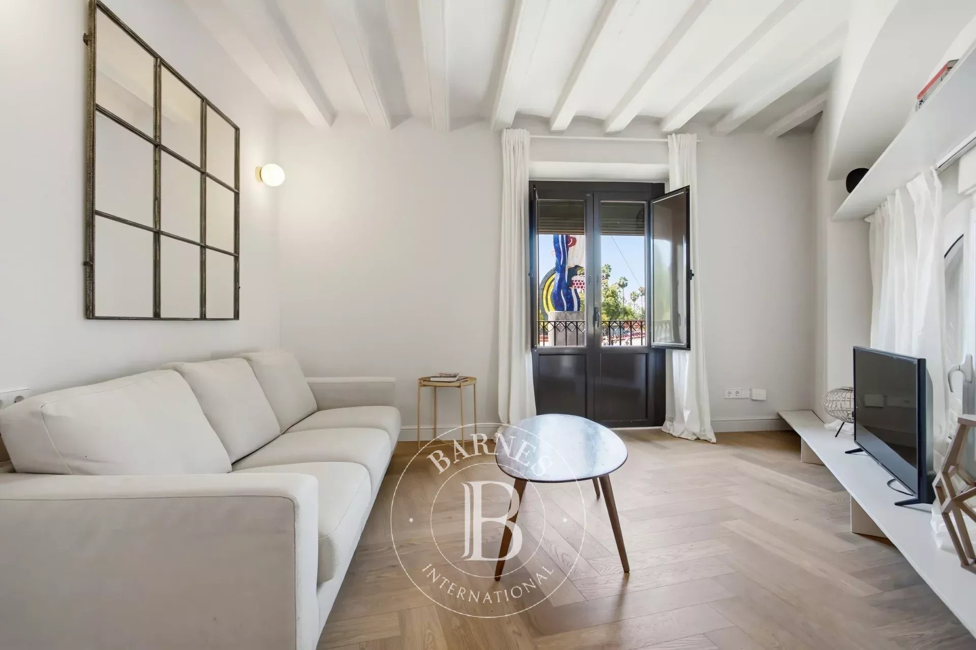 The Privilege of Living in a Historic Building Beside Port Vell - picture 1