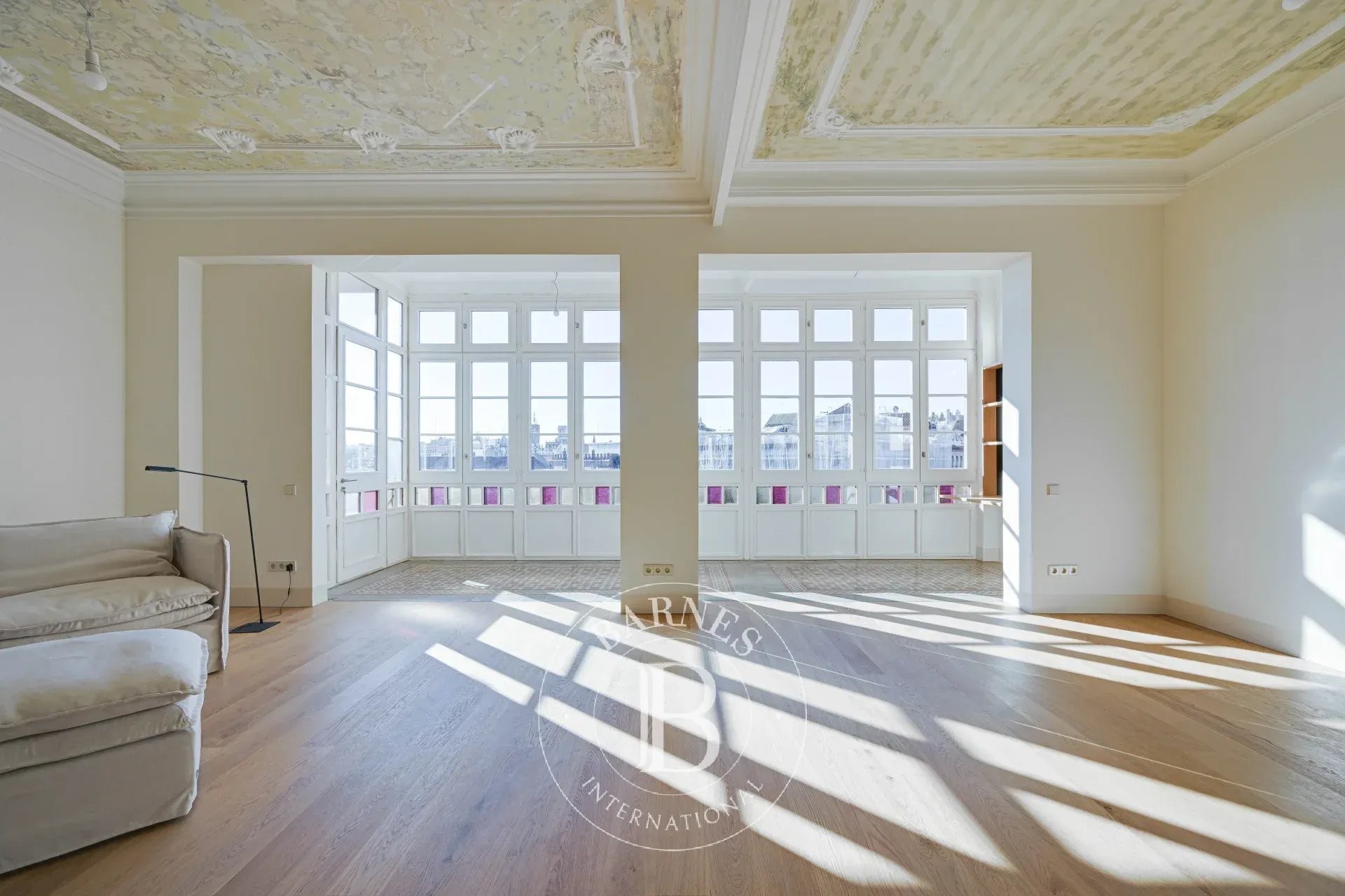 Barcelona Elegance and Exceptional Views in the Heart of the City - picture 1