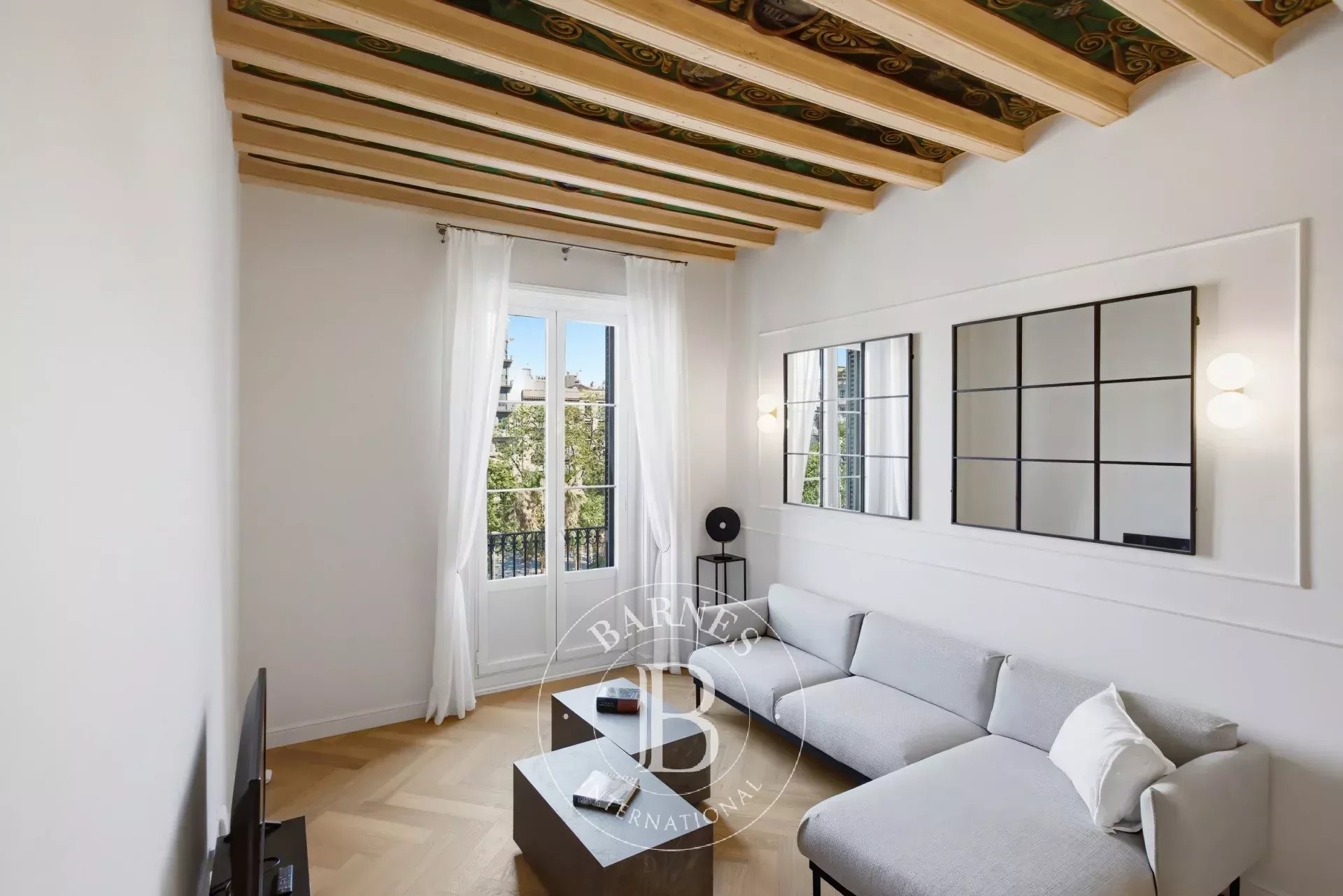 The Essence of Timeless Elegance Beside Port Vell - picture 3