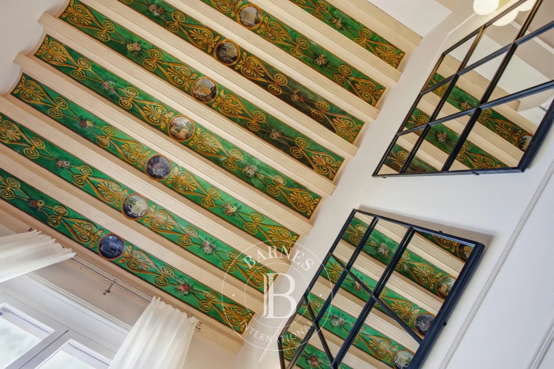 The Essence of Timeless Elegance Beside Port Vell - picture 2