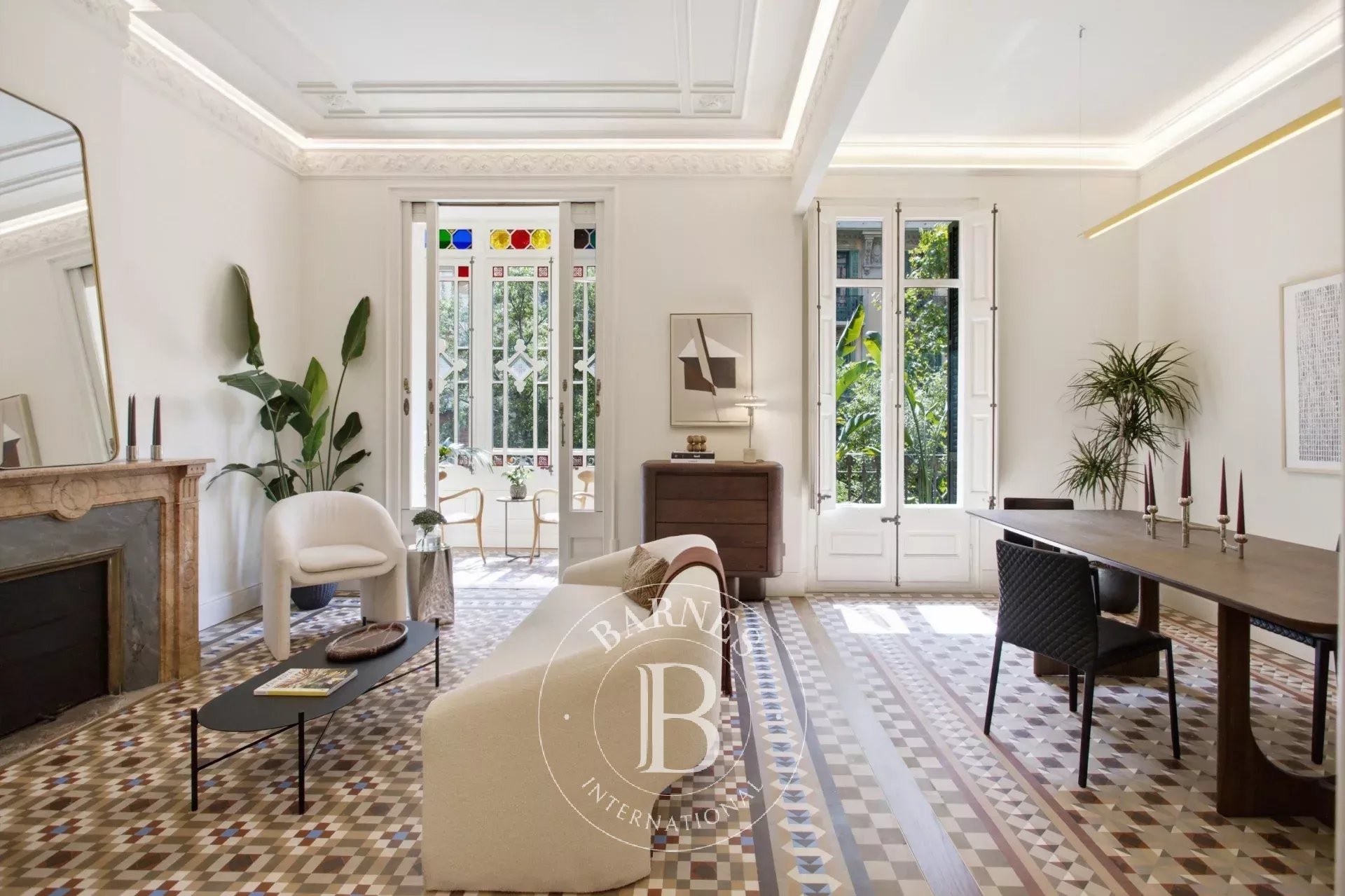 Espectacular piso reformado de 147 m² con encanto original en la Dreta del Eixample - picture 2