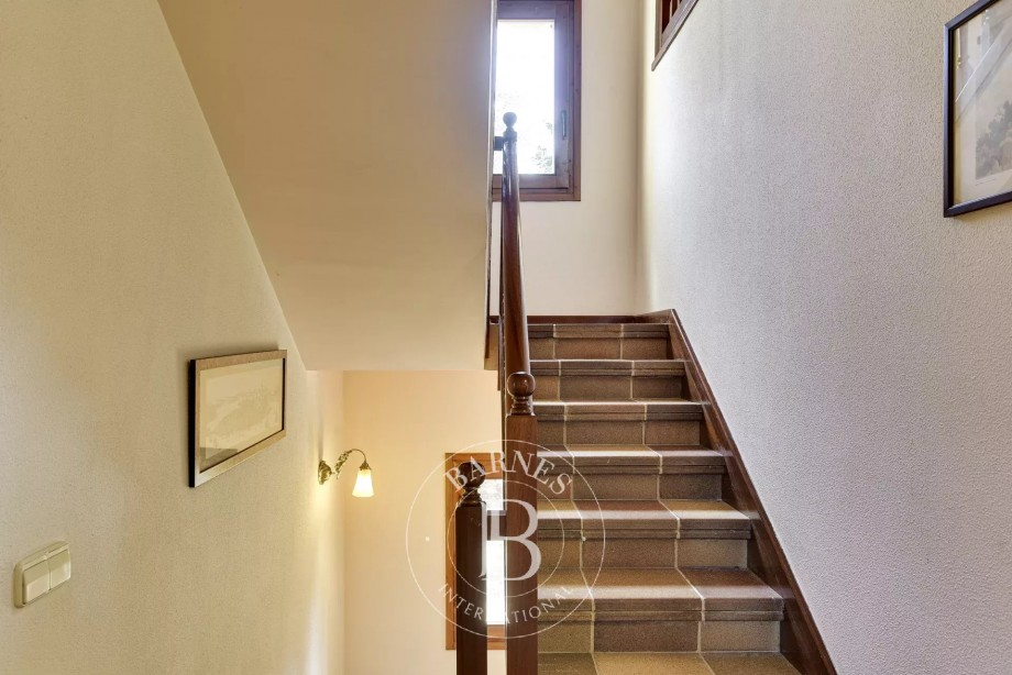 img-gallery