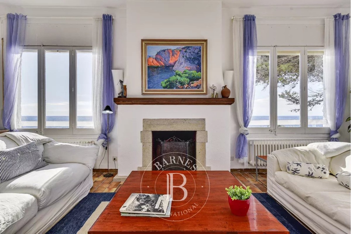 Maison méditerranéenne en bord de mer est à louer