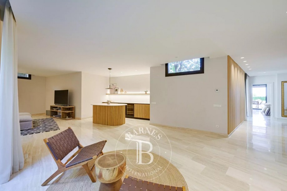 img-gallery