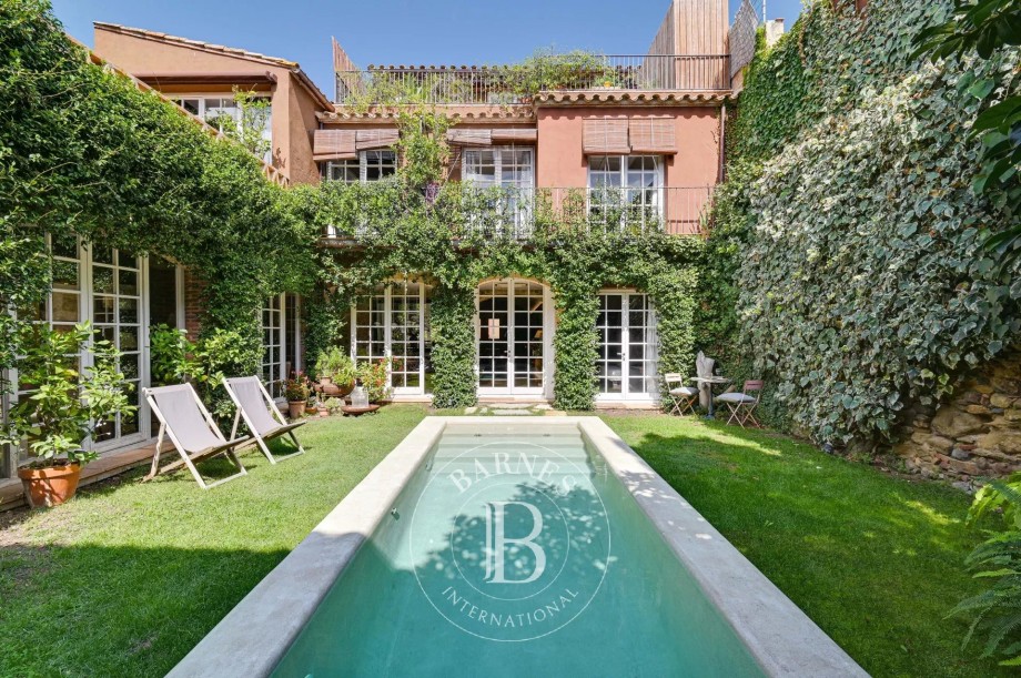 Historic village house from 1900, completely refurbished, in the heart of the Empordà, Costa Brava.