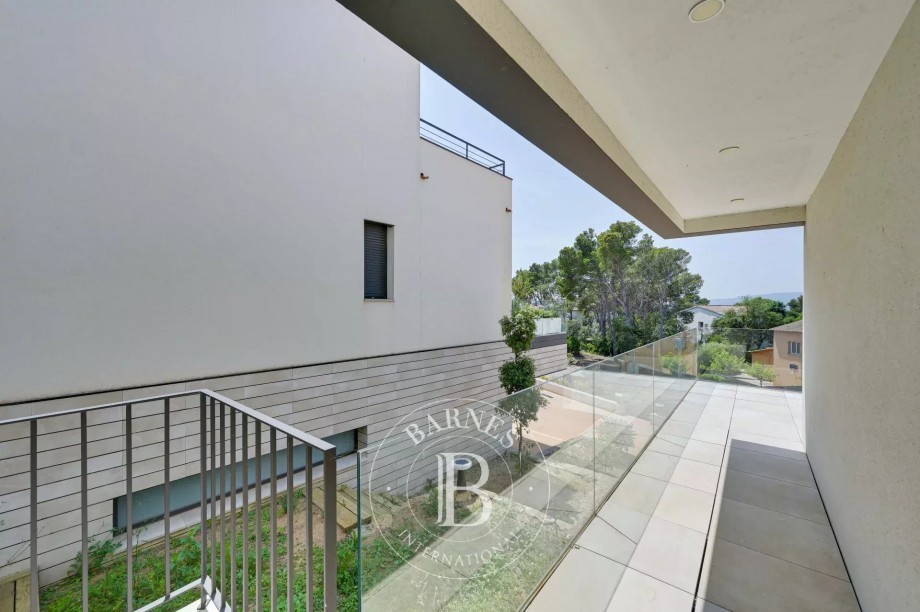 img-gallery
