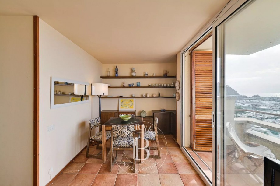 img-gallery