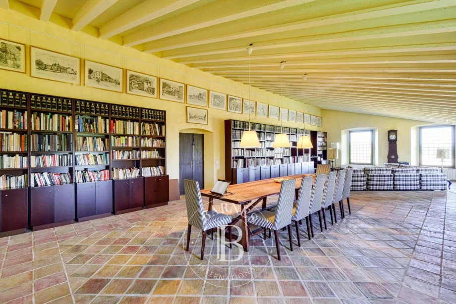 img-gallery