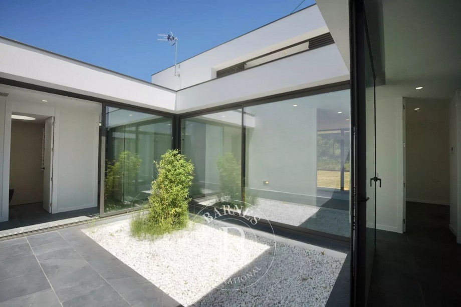 img-gallery