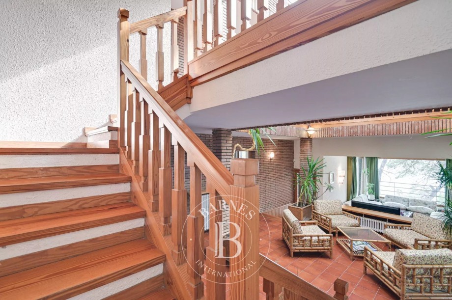 img-gallery