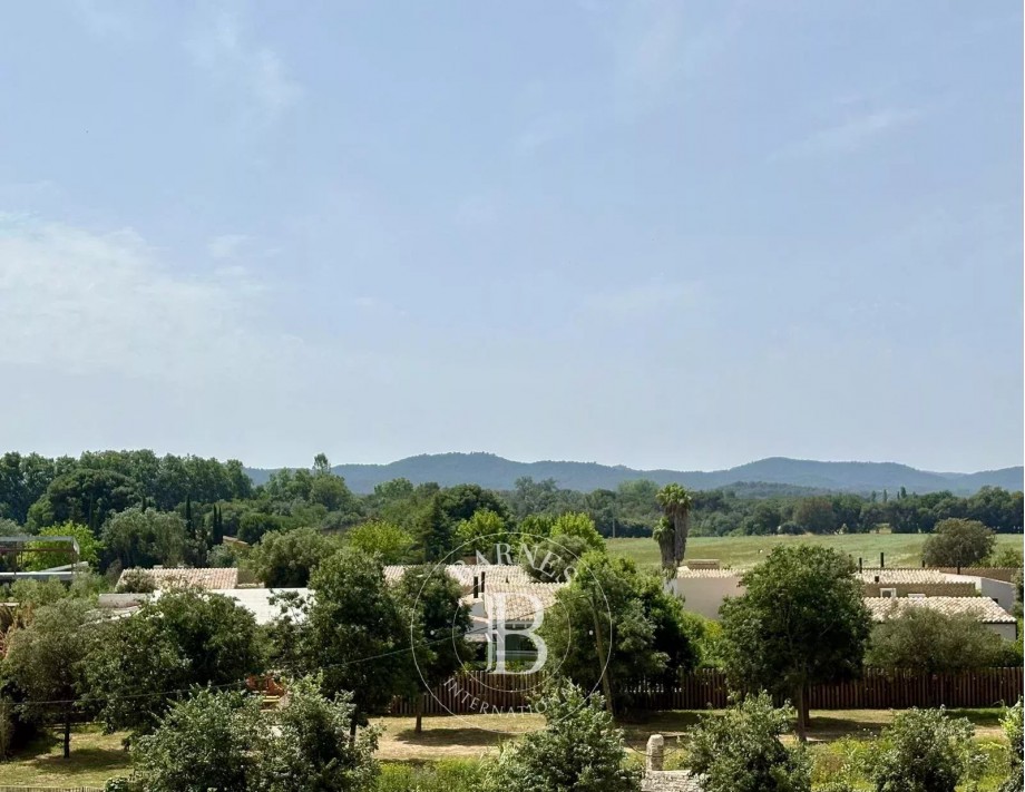 img-gallery