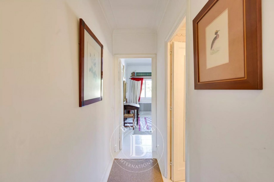 img-gallery