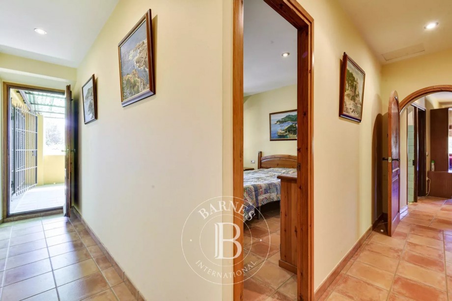 img-gallery