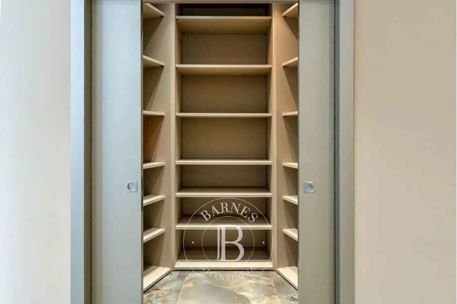 img-gallery