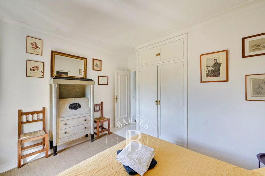 img-gallery